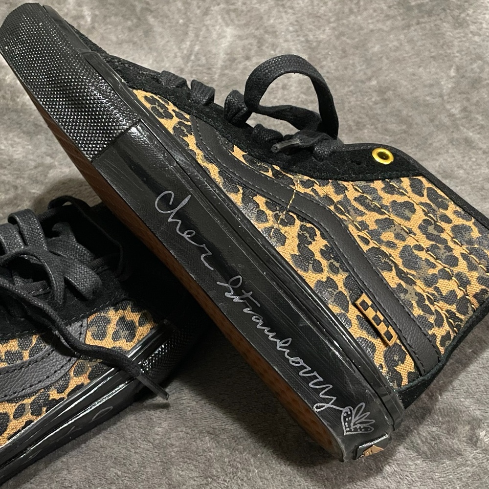 VANS CHER STRAUBERRY X SKATE SK8-HI DECON SHOES CHEETAH